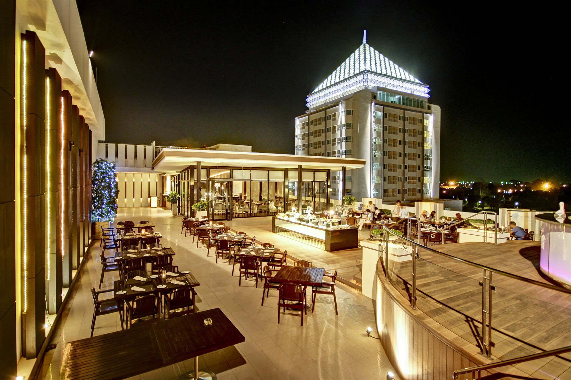 Kameo Grand Hotel & Serviced Apartment, Районг Экстерьер фото